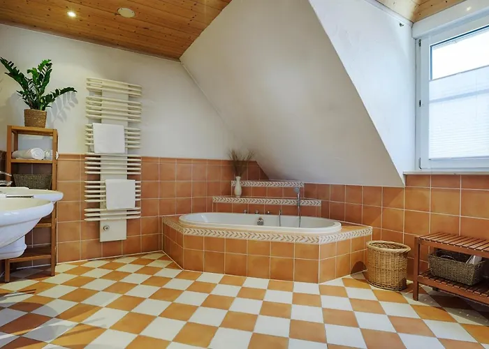 Schwab - Sauna, Eigene Terrasse, 3 Schlafzimmer - By Homekeepers *